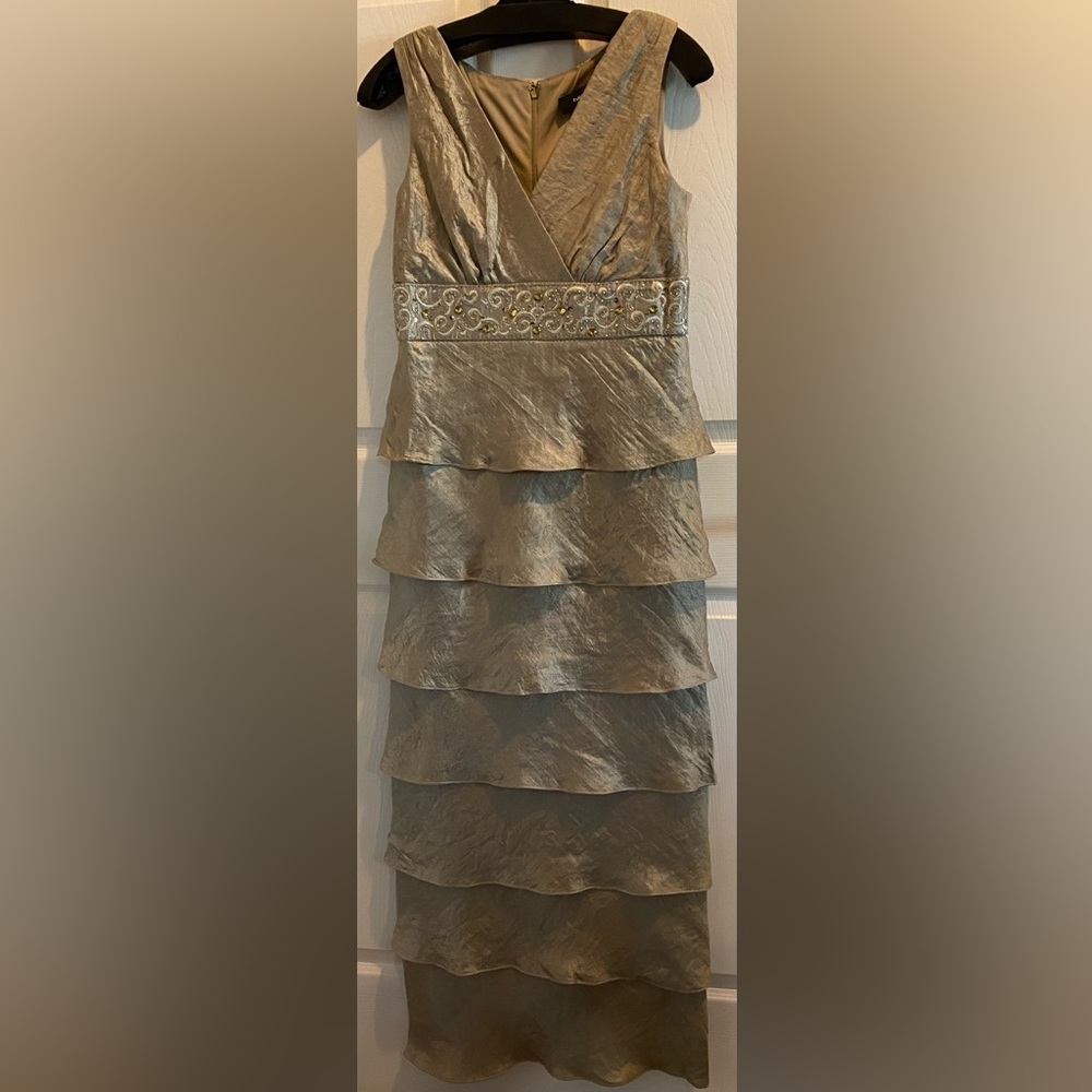R&M Richards sz 6 Evening or Prom Dress